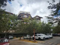 The Forest Lodge at Camp John Hay - parking
