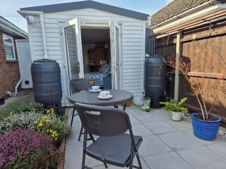 Flower Garden Studio in Sheringham Cycle Friendly Отели рядом с достопримечательностью «Cromer Beach»