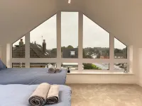 Leedshouse/sleeps9/privategarden/tv/wifi Hotels in 