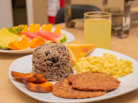 Hotel Bamboo Aeropuerto