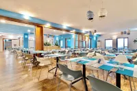 Hotel with swimming pool just 300 mt from the Baia delle Mimose-beach