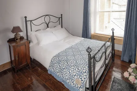 Sleeps 6 - 100MFromBeach - Ocean View Balcony