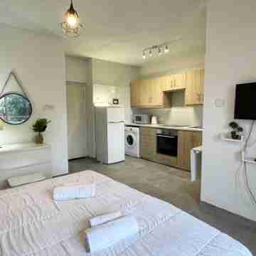 Seaside Larnaca Makenzie- 50m to Beach Rooms