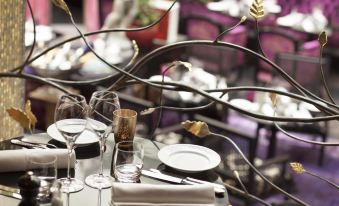 Dorsia Hotel & Restaurant