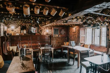 The Falkland Arms Отели в г. Little Tew