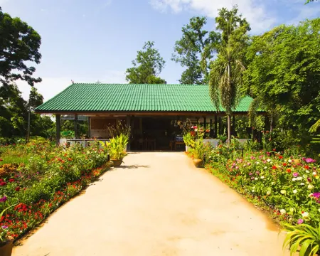 คันทรี เลค เนเจอร์ ลอดจ์ โรงแรมในอำเภอ พยุหะคีรี