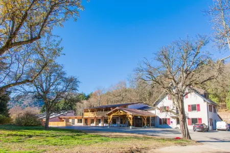 Domaine du Hirtz, Restaurant & Spa Отели в г. Гевенхейм