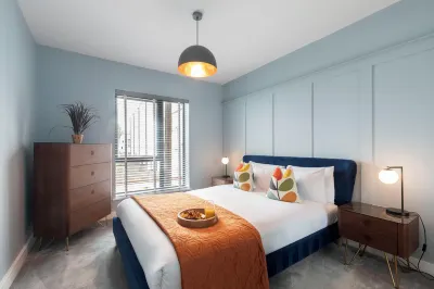 Elliot Oliver - Cosy 2 Bedroom Town Centre Apartment