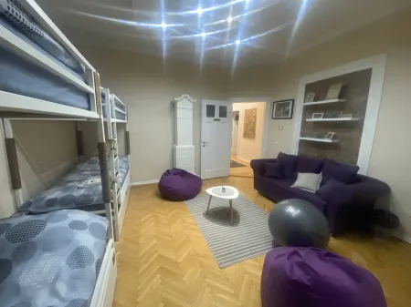 FG Boutique Hostel Отели рядом с достопримечательностью «Старая православная церковь»