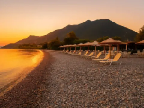 La Casa Rosa Seaside Getaway Hotels in Dorida