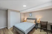 6 Bedroom Ski / Vacation Home by Town Center, Great for Gathering Hotels near Legacy House of South Jordan