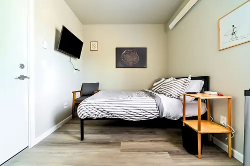 Cozy Micro Suites: Sleeps 2, Minutes to Downtown