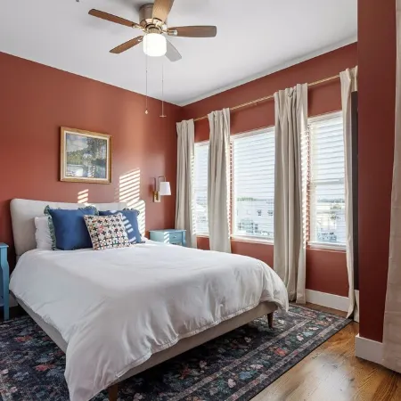 Lookout Getaway: Luxury 4 Bedroom, Rooftop Deck