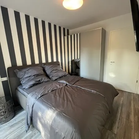 NEW - Exclusive hideaway on Lake Plessow