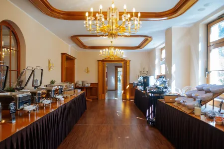 Residenz Seehotel Berlin Brandenburg Отели в г. Даме-Шпревальд