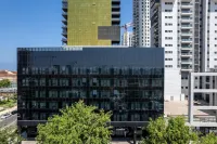 Master Bat Yam Aparthotel - parking