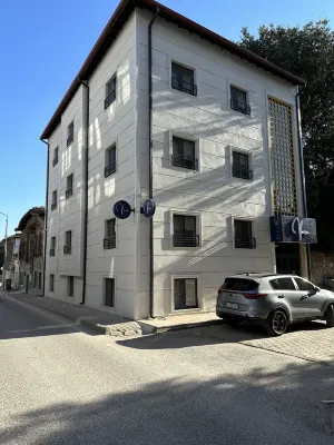 埃迪爾內涅維拉套房 鄰近K O N S T A N T İ N V E E L E N A B U L G A R O R T O D O K K İ L İ S E T A R İ H İ E S E R的酒店