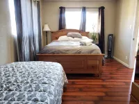 Large 6 Bedrooms 2 Baths Home On a Huge Lot Hotels in Florin