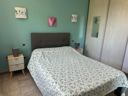 Uzès : l'Olivier Apartment in a Farmhouse 10 Minutes' Walk from the Town Center