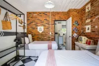 Retro-Vintage New Yorker Apartment in Centurion Hotels near Blu Valley Mall