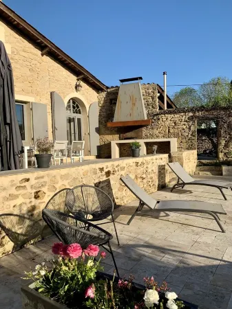 Maison DE Campagne Avec Piscine ET Parc Arbore