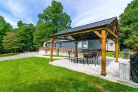 Cozy Lake Cumberland Retreat with hot tub, just above Jamestown Marina!