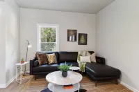 Tranquility Terrace Studio Hotels in Thunderbolt