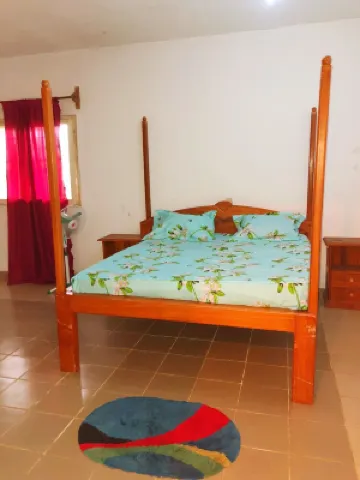 Very spacious house 5 minutes drive from the beach!