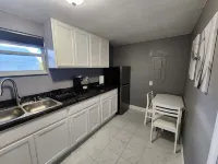 Cozy studio in pleasant Bradenton with WiFi, AC