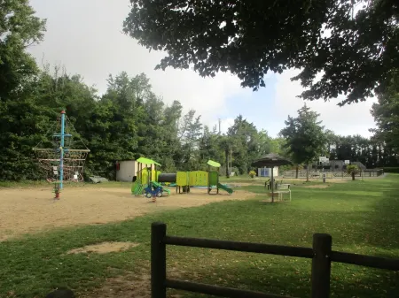 Mobilhome Avec Grande Terrasse, 6 Personnes, 3 Chambres, 2 Salles de Bain, 2 WC Отели в г. Трегюнк