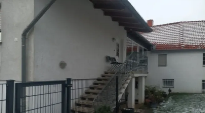 Vacation apartment - Weserbergland - own entrance - garden - fence - dogs possible