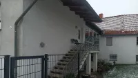 Vacation apartment - Weserbergland - own entrance - garden - fence - dogs possible