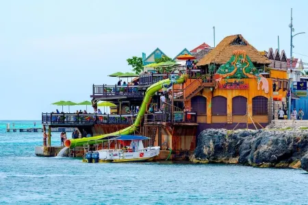 Falcon Oceanviews 4br Penthouse/Free Airport Transport/Security/Gated