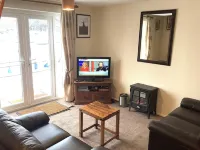 Cosy and comfortable Riverside Cottage in Wroxham, the Gateway to the Broads