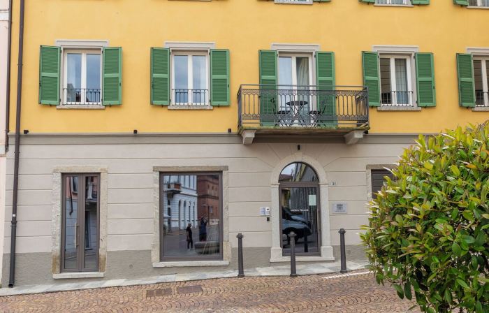 Arona Palace