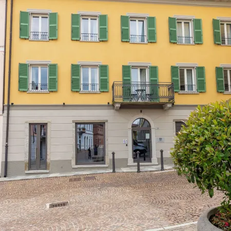 Arona Palace