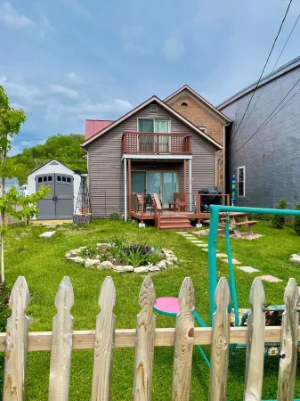 Get away to the Mississippi River View-2 Bedroom-2 Full Bathrooms