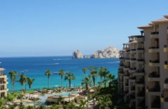 UNBELIEVABLE VIEWS-EXTRA LARGE BALCONY FOUR LOUNGE CHAIRS 3 KING BEDS