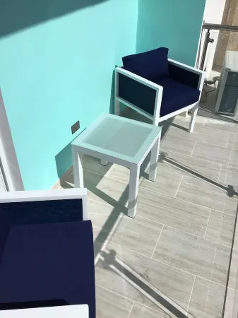 Luxurious Condo - Home Away from Home - 5 mins from beach!