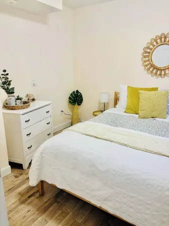 Spacious Niagara Escape 2/BR Private Backyard Отели рядом с достопримечательностью «Journey Behind the Falls»