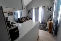 De ja Blue Hotels in Osbourn