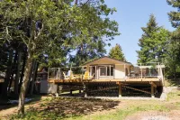 OCEAN FRONT/BEACH access, RENOVATED House Private Lot, PET Friendly, Short Term