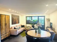 High-quality vacation home with large garden in TOP location! 6 pers. dogs welcome Hotels in Varel