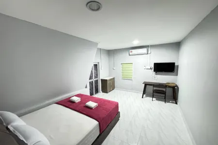 DARUL SALAM DUSUN RESORT & WATERPARK Отели рядом с достопримечательностью «Pantai Muara Sungai Kerteh»