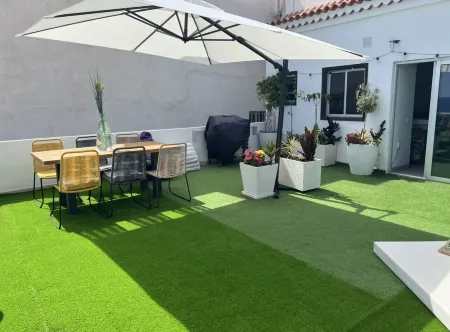 Ocean Side Harbour Paradise Apartment Отели рядом с достопримечательностью «Terminal 1 of Tenerife South Airport»