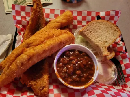 Northwoods Family Vacation Home Отели в г. Сейнт Джермейн