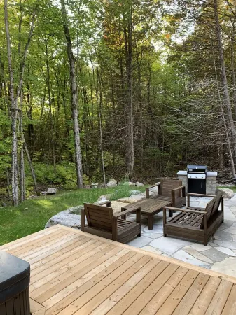 MCCRACKEN’S MID CENTURY MODERN LUXURY COTTAGE