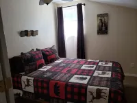 Family friendly! Cozy, quiet cabin in the Village of Cloudcroft