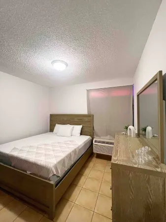 Rincon Ocean Front Sunset Apartment Getaway 2BR/BT Отели в г. Кальваче