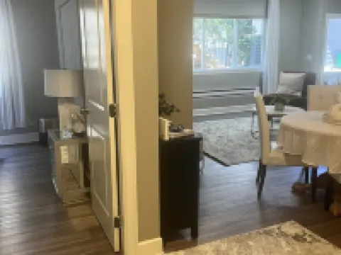 Bears Den close to golf course on Bear Mountain. Hotels in Langford